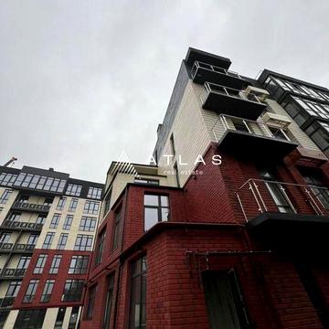 Кв.м - 110.6.  Продаж квартири по вул. Чупринки