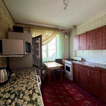Продам 2-кімн. Автономне опалення. Варус.
