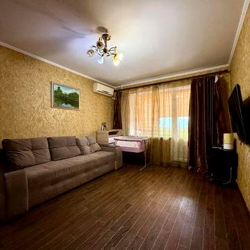 Продам 2-кімн. 10 район. Кінотеатр Мир.