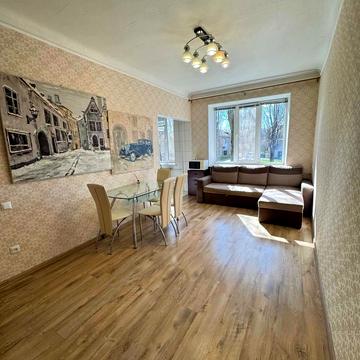 Вячеслава Чорновола вул., 36