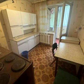 1 кім 39 м в багатоповерхівці район ПОЛЯ (КІРОВА) (715824)