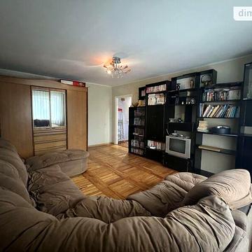 Продаж 3к Квартира Перемоги вулиця