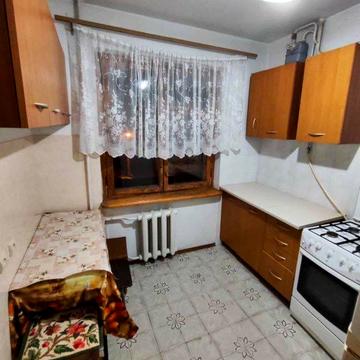Академіка Корольова вул., 42