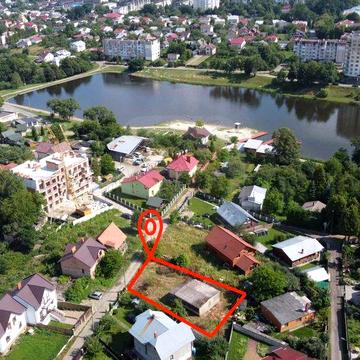 Продається Будинок з земельною ділянкою біля Озера.