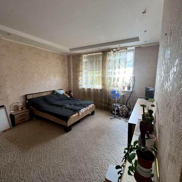 Продається 2 кімнатна квартира в металургійному районі .