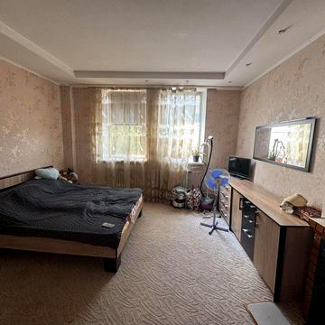 Продається 2 кімнатна квартира в металургійному районі .