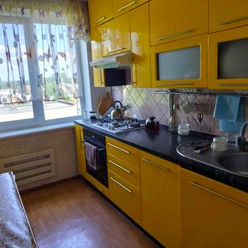 Продам власну 3-кімнатну квартиру Камянсько-Ломівський (Фрунзенский)