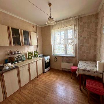 Продам 2 кім., Ревуцького 34, Дарницький район, Харківська, Позняки!