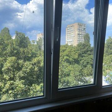 1 кімнатна, вул Корольова, 4/9, вільна, можна заїхати і жити