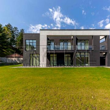 Вишнева вул.