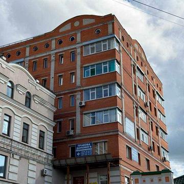Продам 1 комнатную в новом доме, в центре города на Воскресенской