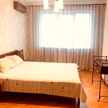 Юрія Шумського вул., 1