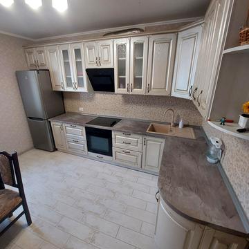 Космонавтів вул., 128д