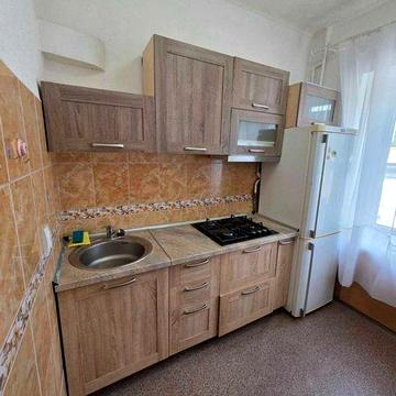 Печерський р-н, В. Васильківська 114, 2 кім., 21000грн. Без комісії.