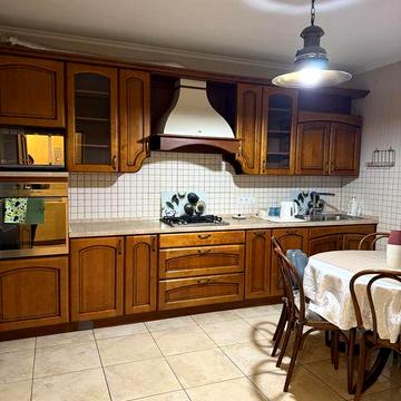 Продаж котеджу с.Зимна Вода з ремонтом центр зайти і жити