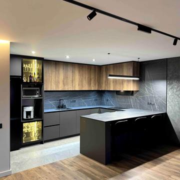 Парусна вул. (Героїв Сталінграду), 1