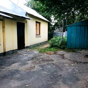 Продається будинок у центрі міста
