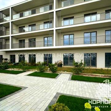 Продаж 2-км квартири з ділянкою під терасу та гаражем, окремий вхід ЖК Зелений