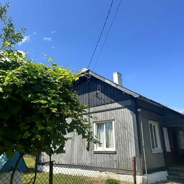 Продається затишна садиба з ділянкою — село Кульчиці