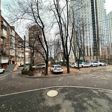 Продаж 2к Квартира Героїв Крут вулиця