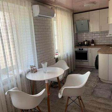 Продаж 3-кімнатної квартири з євроремонтом, м. Херсон, район ХБК