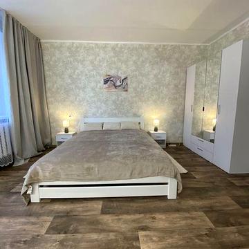Світла та простора 3-х кімнатна на Польовій