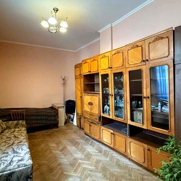 Пантелеймона Куліша вул., 12