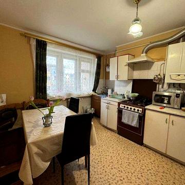 Продаж 2-кім квартири по вул.Пасічна