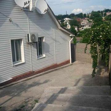 Будинок з ділянкою 6 соток