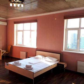 Довгостроково квартира в центрі 3-х кімнатна