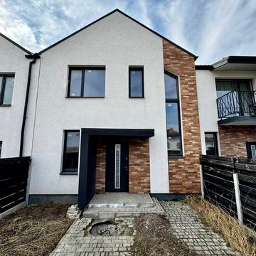 Продаж котедж на Щасливому два поверхи з ділянкою