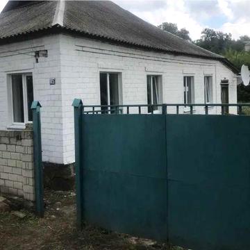 Продам дом в Змиеве . Газовое отопление .Участок 16 сот Тихий район,TB