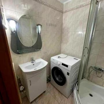 ВЛАСНИК. Продам 2к квартиру. Ремонт. 3й поверх.