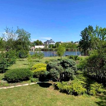 Продам двухэтажный дом