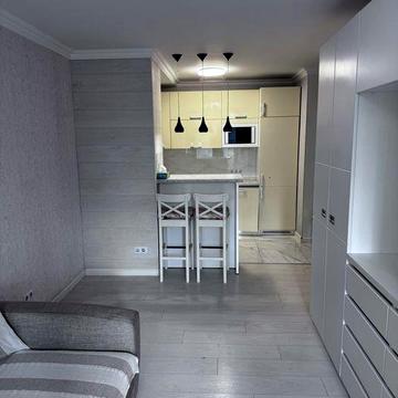 Продається 1 км квартира 45 м2 ЖК Кузьмінський