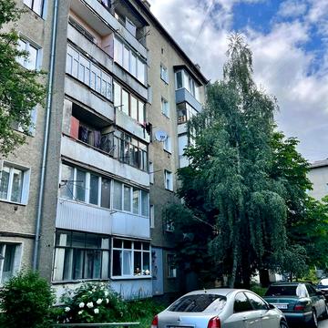 Олександра Довженка вул., 18/2