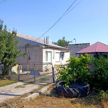 Продам  будинок ,гараж, бокс,скдад