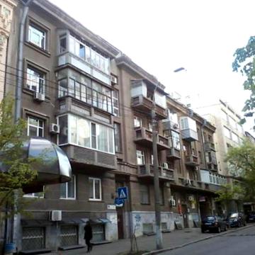 Обсерваторна вул., 23