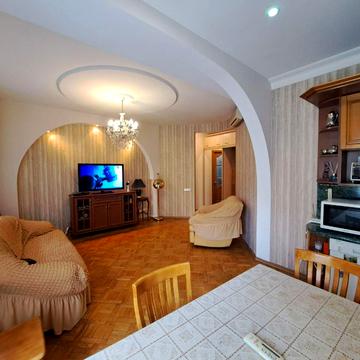 Харківська вул., 2