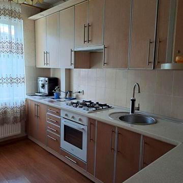 Продаж 2к.квартири Героїв Крут 87