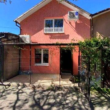 Продам просторий 3-кімнатний будинок біля центру — вул. Болгарська!