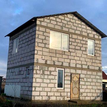 Продаж будинка - коробки в новому мікрорайоні с Молодіжне