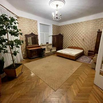 Продається 3-х кімн. квартира в центрі м. Ужгород