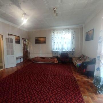 Сдам 2 комнатную в центре