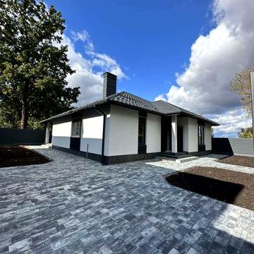 ПРОДАМ чепурненький будинок в Бучі з терасою, 5 сот