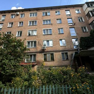Івана Нечуя-Левицького вул., 24