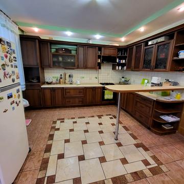 Івана Рубчака вул., 35