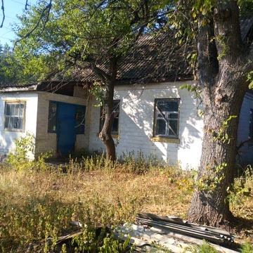 Продам будинок в центрі села