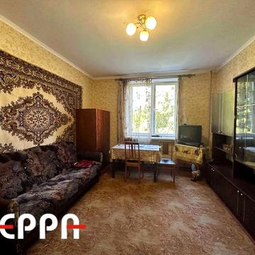 Продаж 2-кімнатної квартири в центрі, ТЦ "Україна"