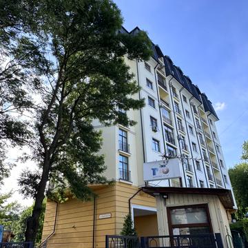 Личаківська вул. (), 33